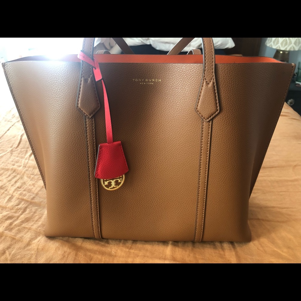 Tory Burch Perry Leather Tote in Light Umber/Gold